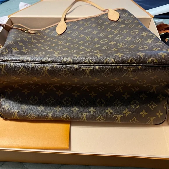 Louis Vuitton Brown Monogram Tote - Picture 4 of 6